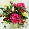 Aranjament floral Uca170L - vas ceramic, hydrangea, helleborus, trandafiri, lalele, eustoma, mix green, eucalipt