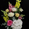 Aranjament floral Uca230 – vas ceramic etno D19H16cm- antirrhinum, hydrangea, trandafiri, eucalipt, mix green